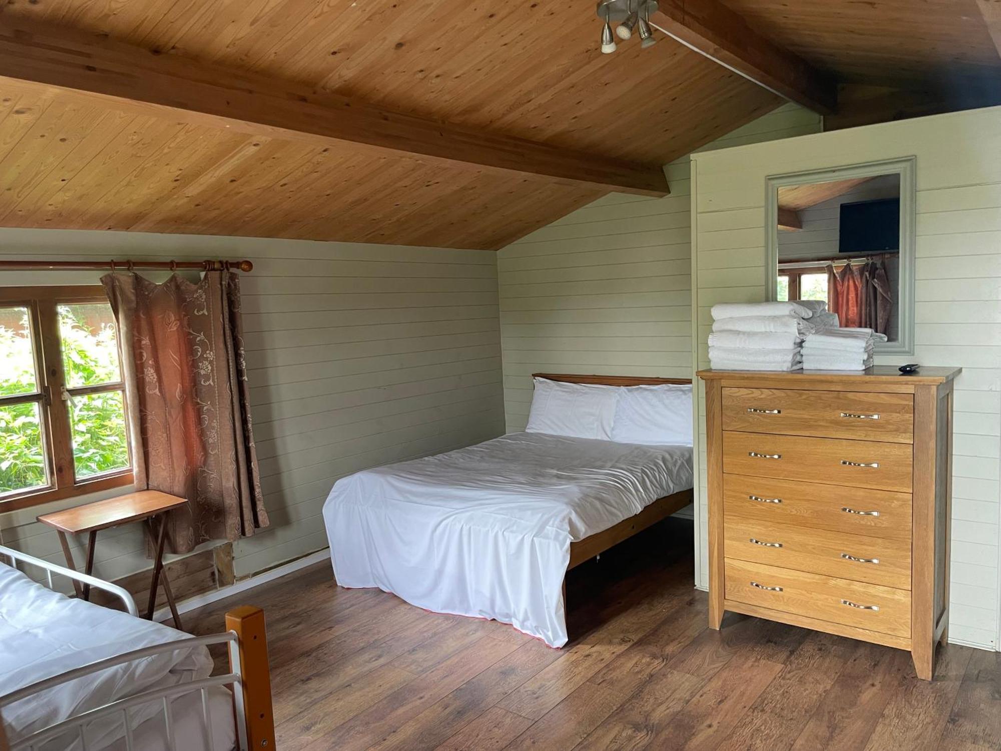 Bridge Farm Guesthouse Rooms Dundry 외부 사진