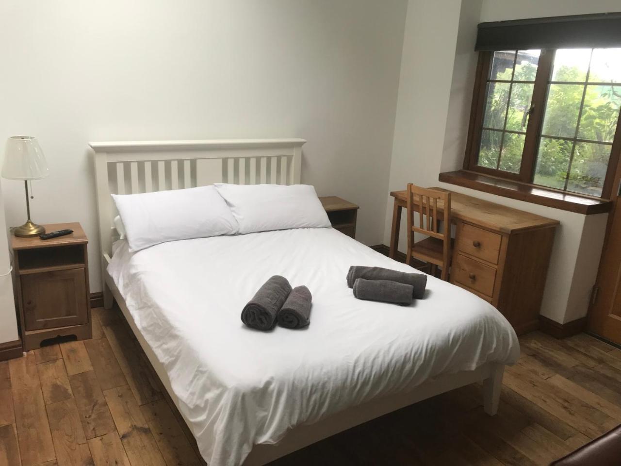 Bridge Farm Guesthouse Rooms Dundry 외부 사진